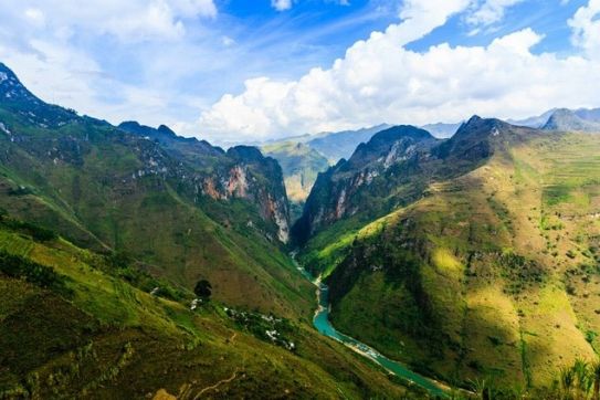 Cao nguyên đá Đồng Văn - Vẻ đẹp hoang sơ, hùng vĩ nơi biên cương Tổ quốc