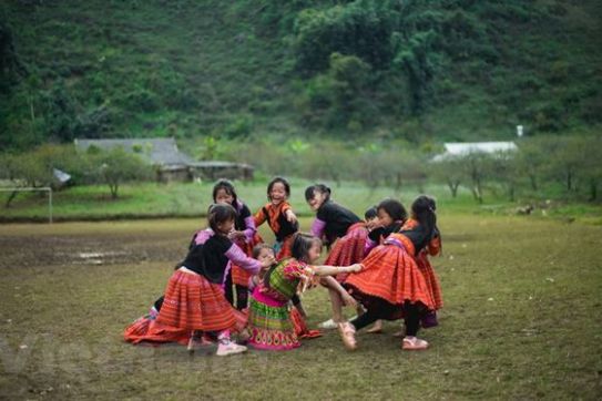 Sắc trắng hoa mơ, hoa mận níu chân du khách khi đến Mộc Châu