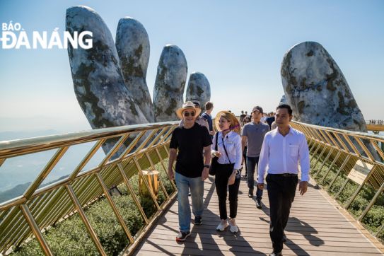 British Billionaire visits Golden Bridge