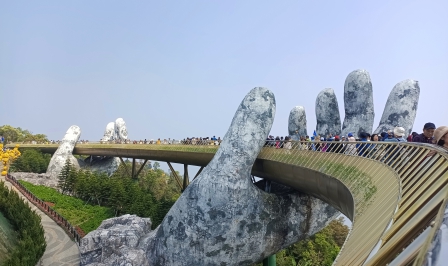 DANANG CITY SITES & BA NA HILLS – GOLDEN BRIDGE FULL DAY TOUR